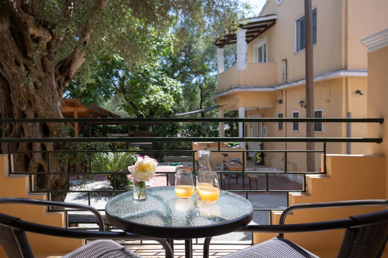 Wilde Rose Hotel Dassia  Esterno foto
