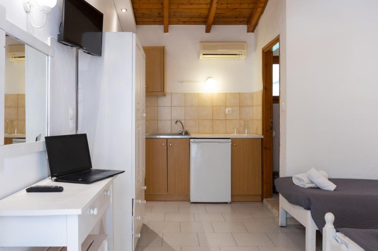 Wilde Rose Hotel Dassia  Esterno foto