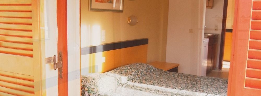 Wilde Rose Hotel Dassia  Esterno foto