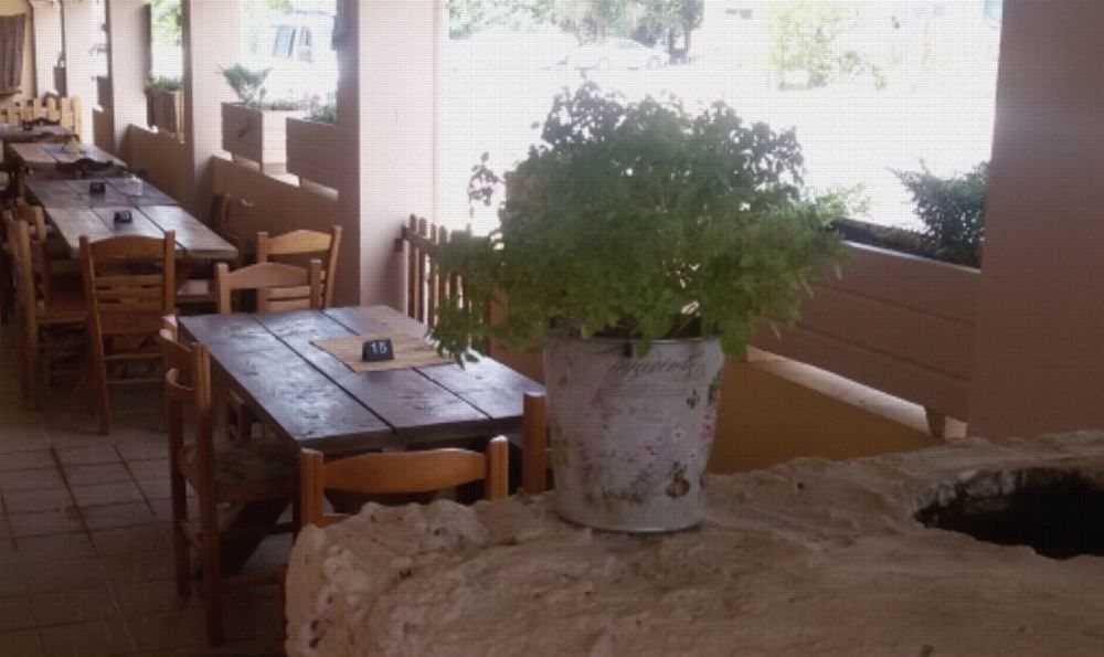 Wilde Rose Hotel Dassia  Esterno foto