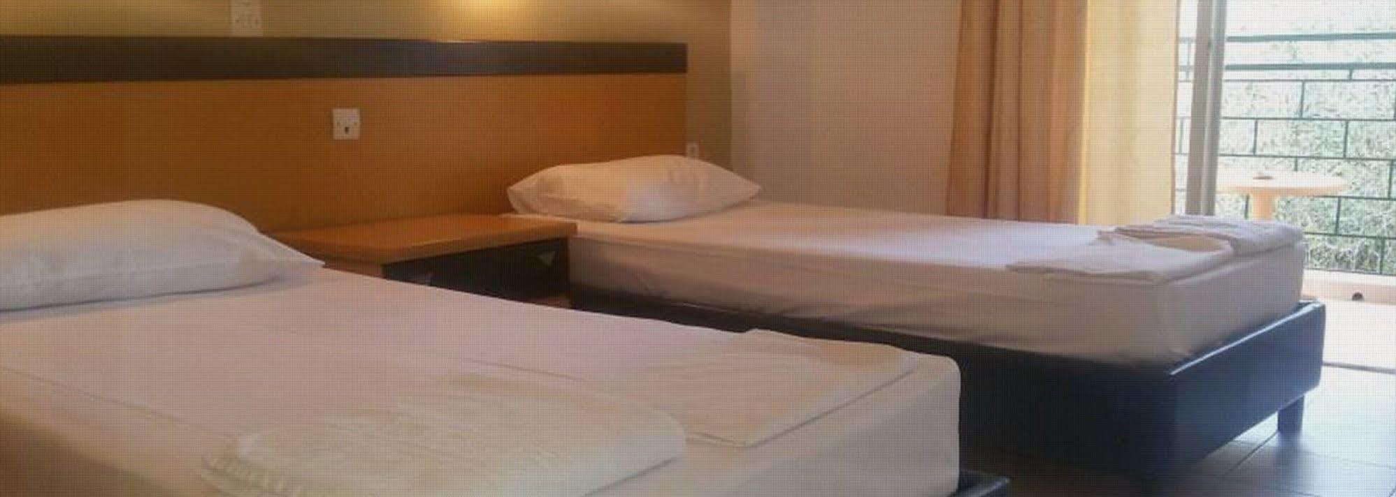 Wilde Rose Hotel Dassia  Esterno foto